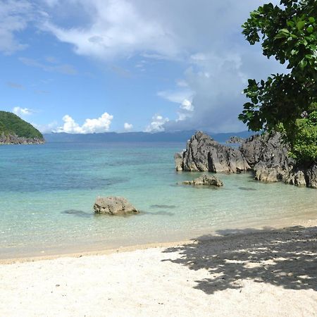 Tugawe Cove Resort Colongcocon Dış mekan fotoğraf