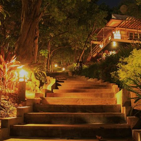 Tugawe Cove Resort Colongcocon Dış mekan fotoğraf