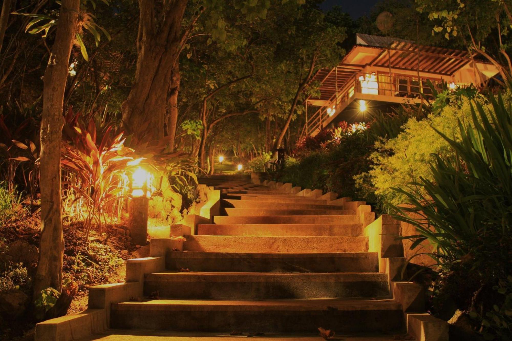 Tugawe Cove Resort Colongcocon Dış mekan fotoğraf
